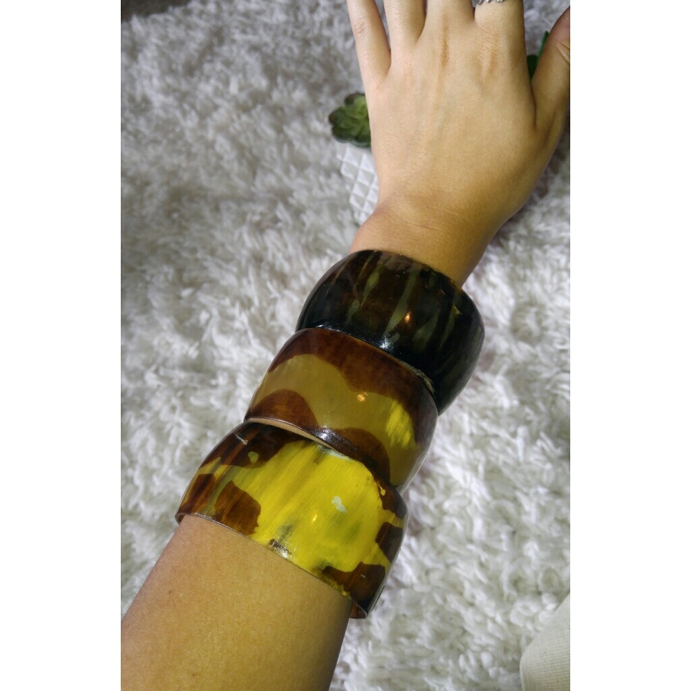 đšâď¸ African bone bracelets - Picture 3 of 8